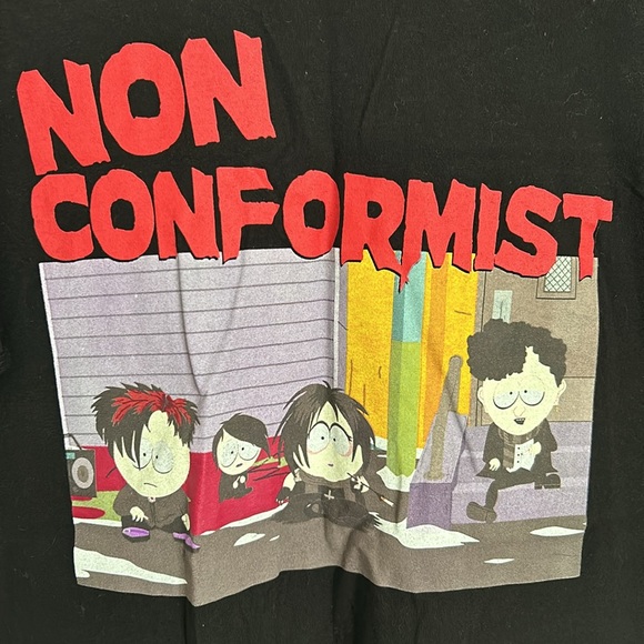 2/$15 EUC graphic tee size Medium - Picture 2 of 3